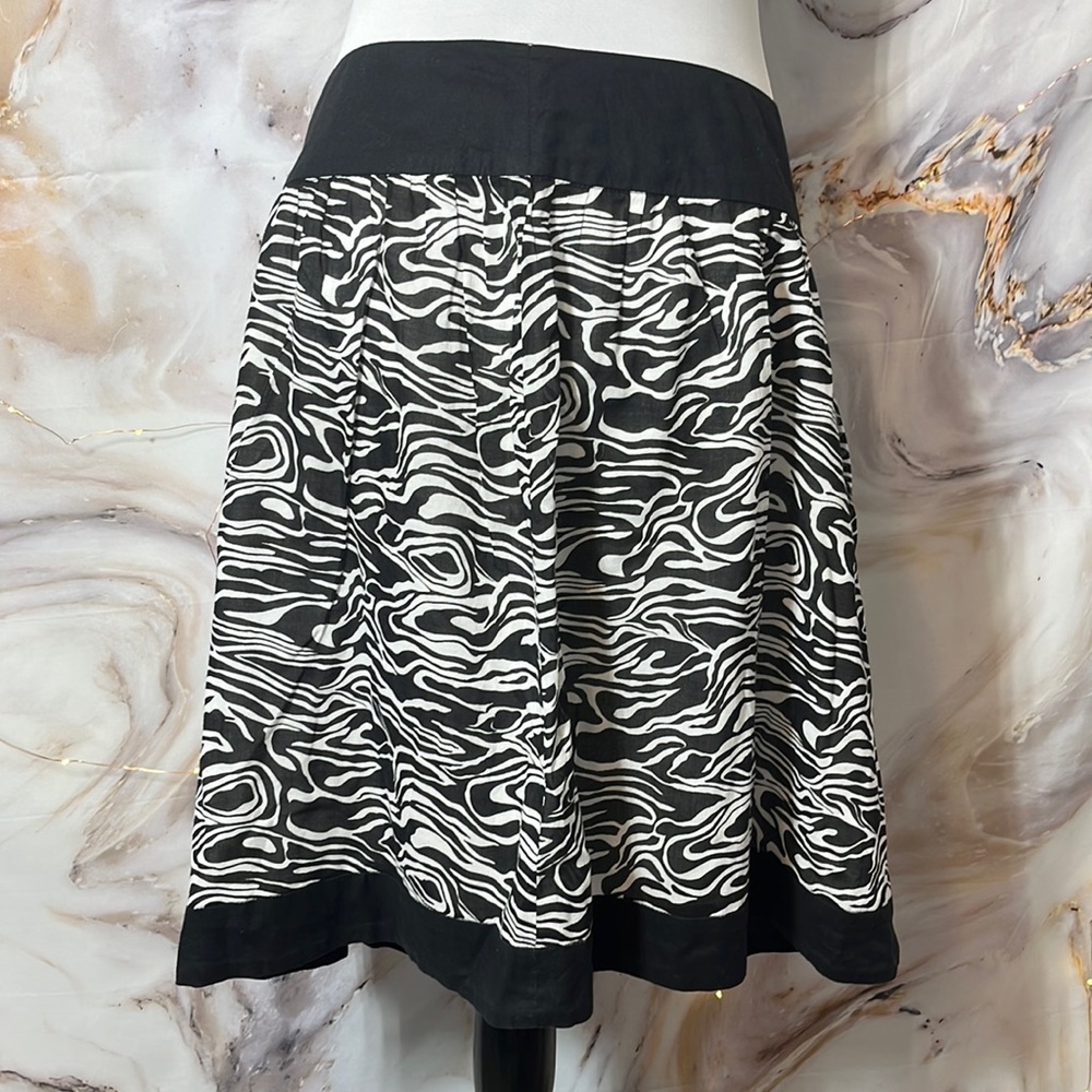 Michael Kors Black and White Knee Length Skirt Size 14